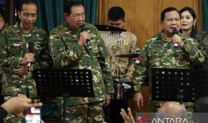 Momen Prabowo, Jokowi, dan SBY kompak bernyanyi di Akmil Magelang