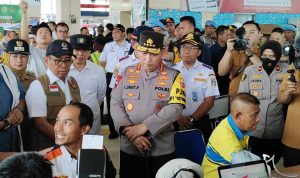 Kapolri tinjau Terminal Pulo Gebang untuk pastikan bus berjalan aman