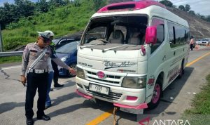 Dua pemudik alami luka akibat kecelakaan tunggal di Tol Cipali