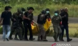 Satgas Damai Cartenz menyisir cari korban KKB di Yahukimo
