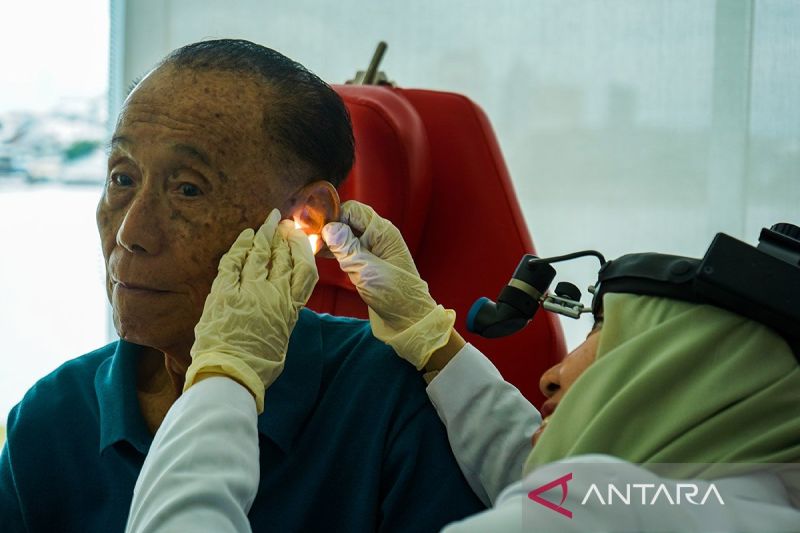Waspadai infeksi telinga: Kenali penyebab, gejala, dan pencegahannya