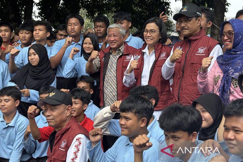 Pemerintah siapkan 15 ribu laptop untuk siswa Sekolah Rakyat