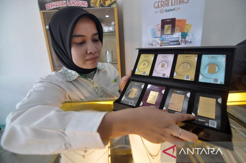 Emas Antam-UBS-Galeri24 di Pegadaian kompak sentuh Rp2 juta per gram