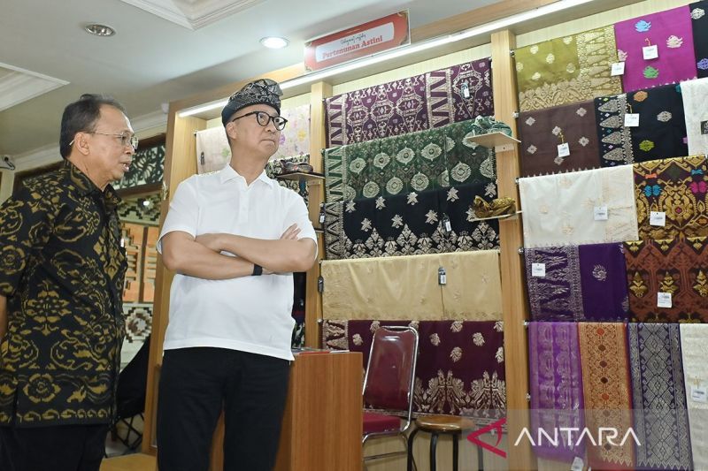 Menperin minta Pemprov Bali terus tambah sentra IKM