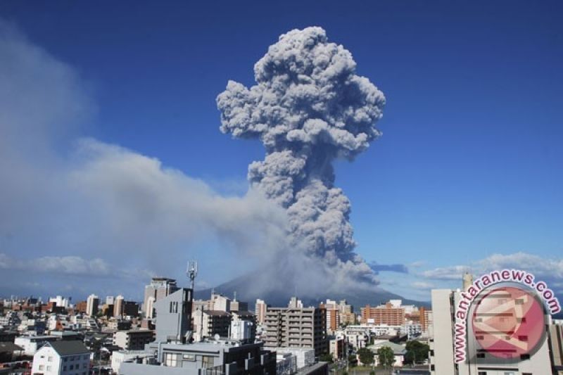 Gunung Sakurajima di Jepang meletus, lontarkan abu setinggi 4.400 m