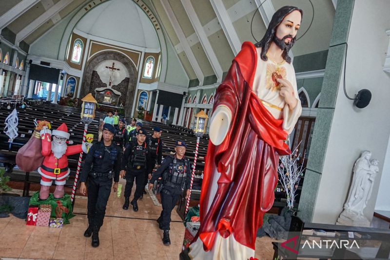 Pengamanan gereja jelang ibadah Natal