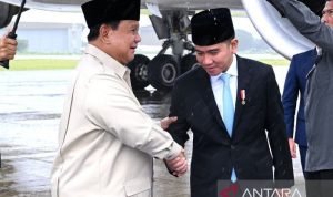 Gibran sambut kedatangan Prabowo usai kunjungan ke sejumlah negara