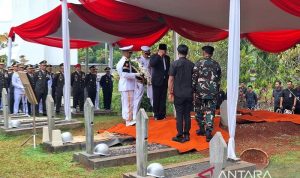 Menhan Sjafrie Sjamsoeddin pimpin upacara pemakaman Juwono Sudarsono