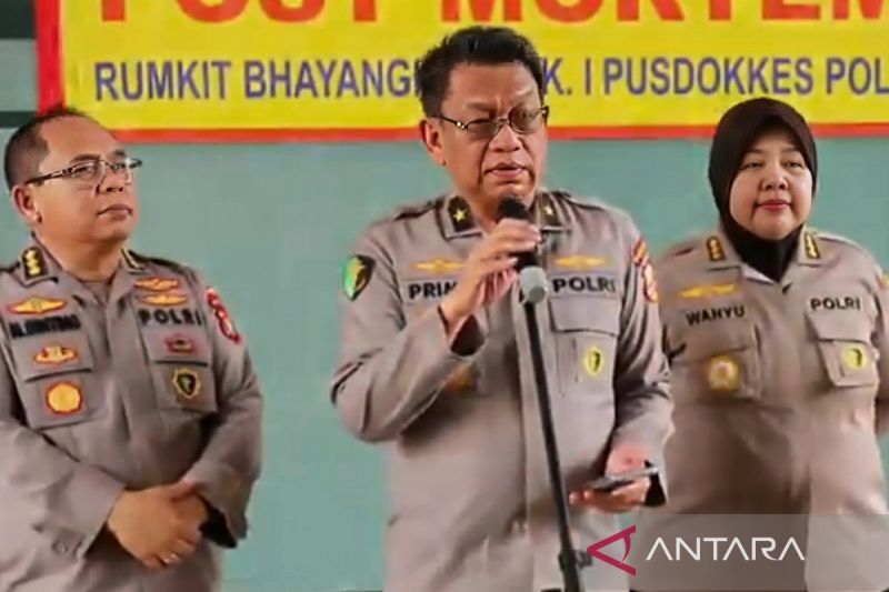 Tujuh keluarga korban kecelakaan KRL lapor ke posko DVI RS Polri
