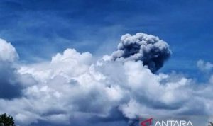 Gunung Dukono kembali erupsi lontarkan abu vulkanik 1.400 meter