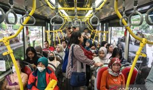 Tren transportasi publik itu bergantung infrastruktur