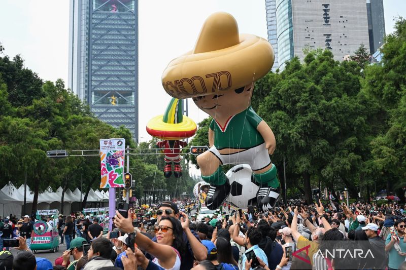 Parade Piala Dunia 2026 hadirkan nuansa nostalgia dan tradisi di Meksiko