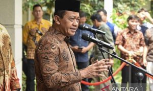 Menko Bahlil perintahkan Pertamina tambah kapal BBM ke Jatim-Bali